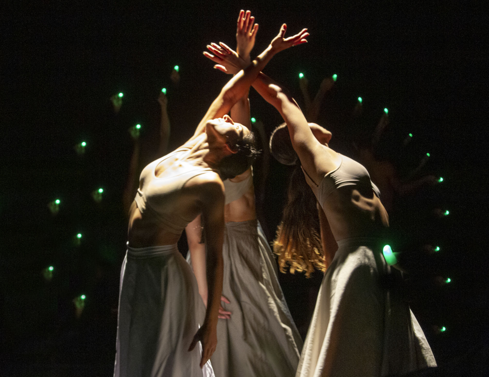 Cia. Jovem de Dança estreia nova coreografia neste domingo (24) no Polytheama
