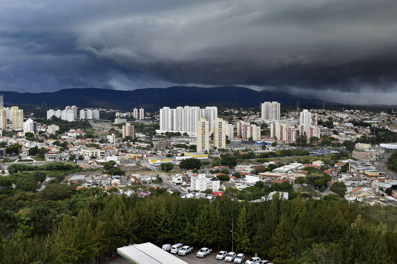 Defesa Civil de Jundiaí informa sobre mudança no clima, com possibilidade de chuvas 