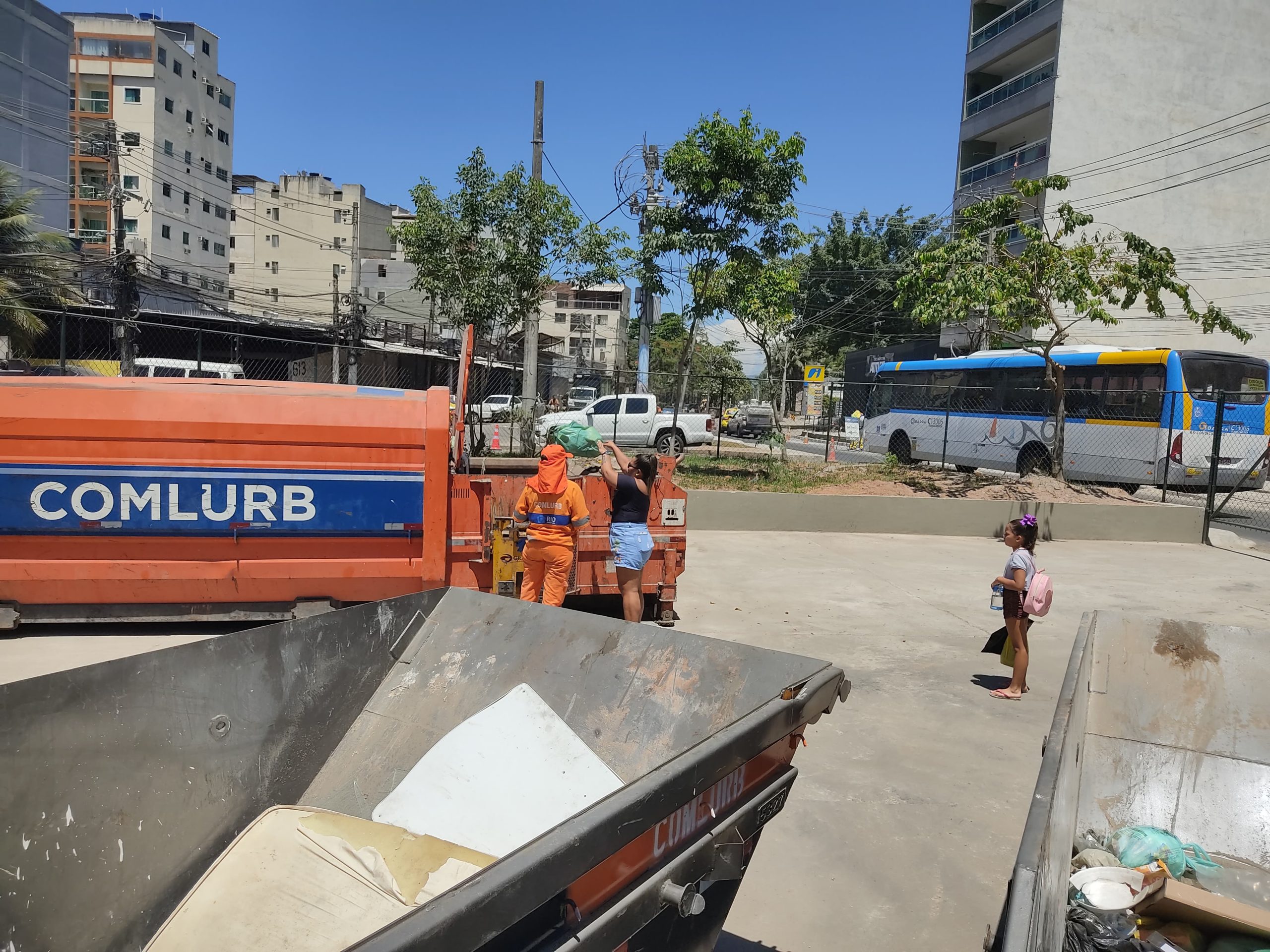 Muzema, na Zona Oeste da cidade, ganha um ecoponto da Comlurb - Prefeitura da Cidade do Rio de Janeiro