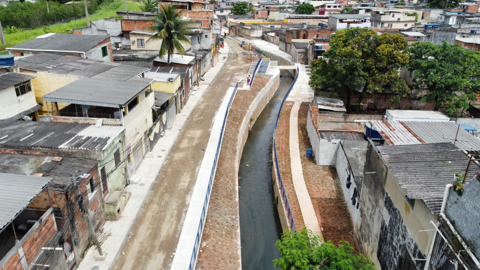 Prefeitura do Rio realiza obra de canalização de rio na Rua Comendador Guerra, na Pavuna - Prefeitura da Cidade do Rio de Janeiro